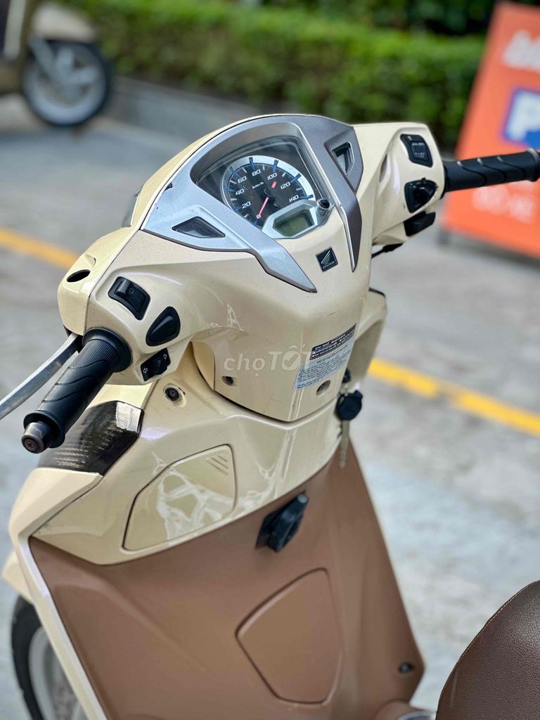 Lead125 Kem sang trọng xe dùng ít Đẹp lắm Lead 29E. Mua bán Xe máy tại Quận Ba Đình Hà Nội được đăng bởi Xe Máy Nam Thi hình 4