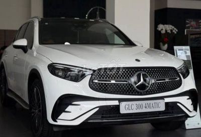 GLC 300 Trắng/Nâu | Giao ngay. Mua bán Ô tô tại Quận Ba Đình Hà Nội được đăng bởi Tuyết Nhung Mercedes