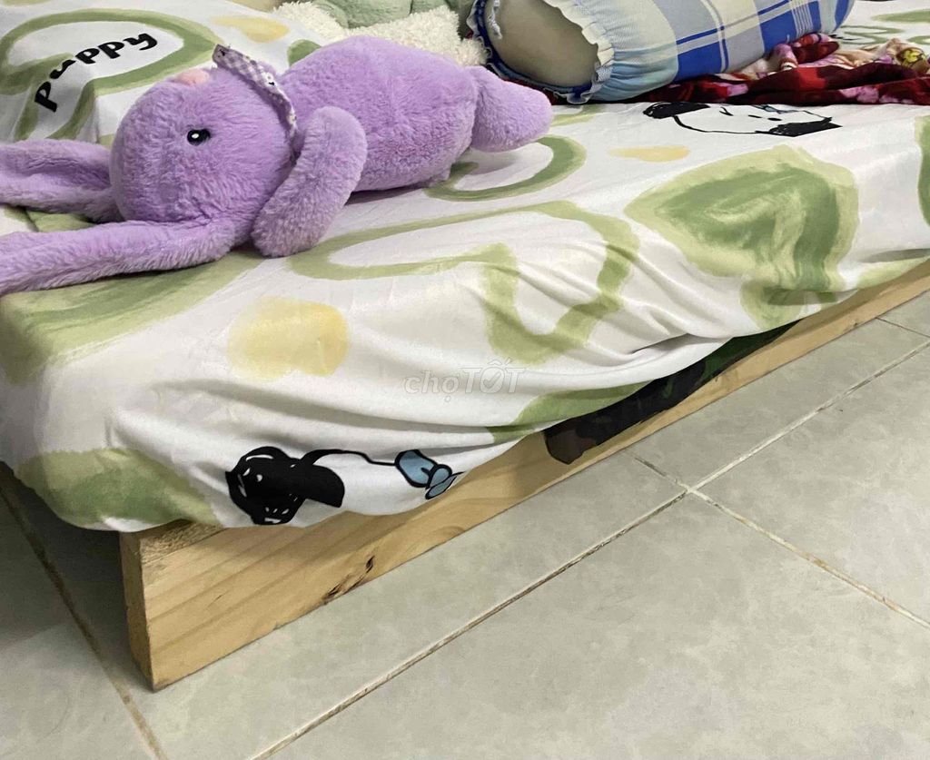2 tấm Pallet gỗ 1m2x2m tại quận 7. Mua bán Giường, chăn ga gối nệm tại Quận 7 Tp Hồ Chí Minh được đăng bởi Huynh Nga hình 1