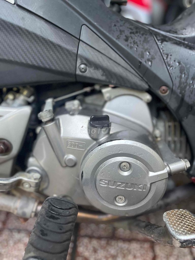 Suzuki Axelo импортный бело-сине-красный