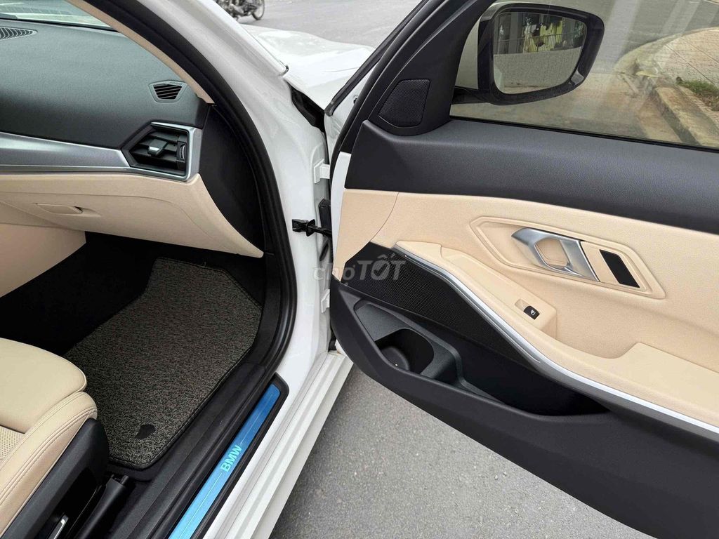 BMW 320i Sport Line LCI 2024 Siu Lướt 3.200km. Mua bán Ô tô tại Quận 7 Tp Hồ Chí Minh được đăng bởi Hoàng Thọ hình 13