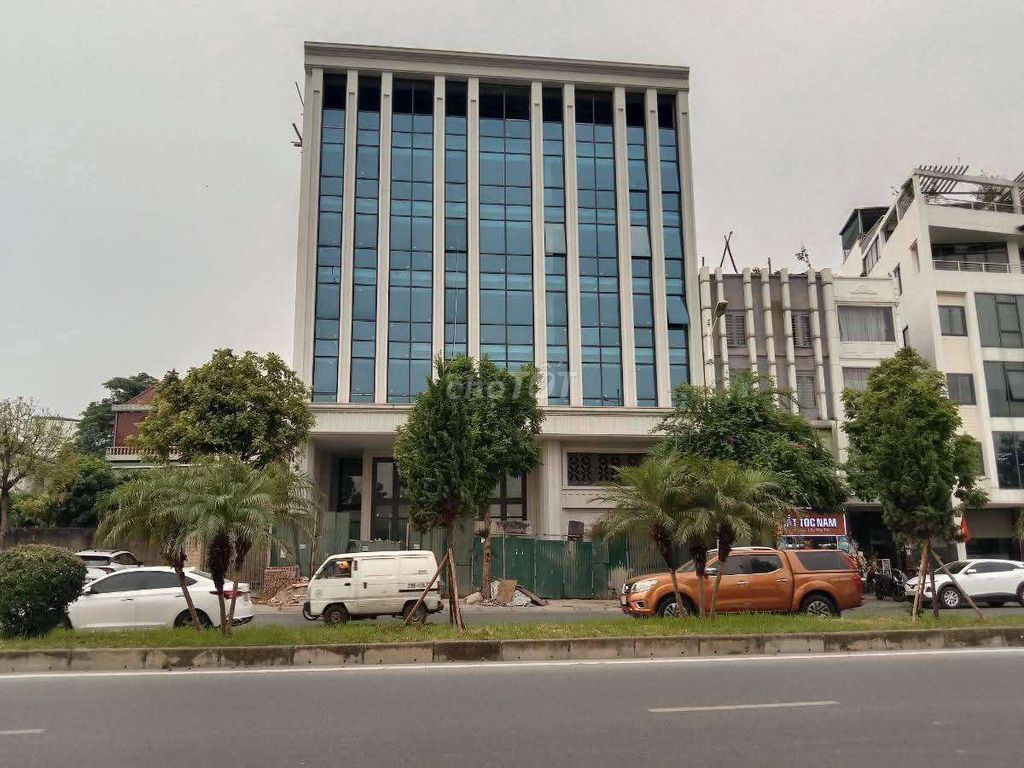 BÁN TÒA VP PHỐ HỒNG TIẾN, LONG BIÊN, VỊ TRI ĐẮC ĐỊA, 475M 9 TẦNG MT18.