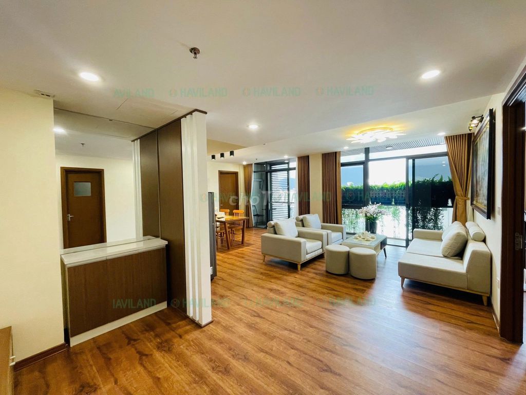 2PN 2WC rộng 100m2 penthouse. Gym, dọn phòng, đi bộ ra biển3'