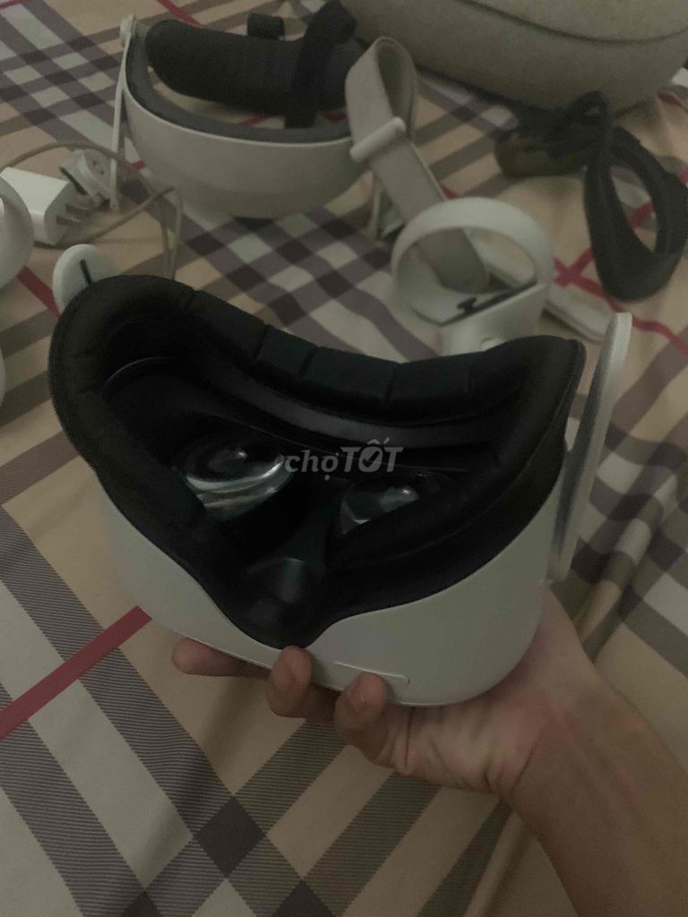 Kính thực tế ảo Meta Quest 2 256GB trắng. Mua bán Thiết bị đeo thông minh tại Huyện Châu Thành An Giang được đăng bởi Văn Hậu hình 1