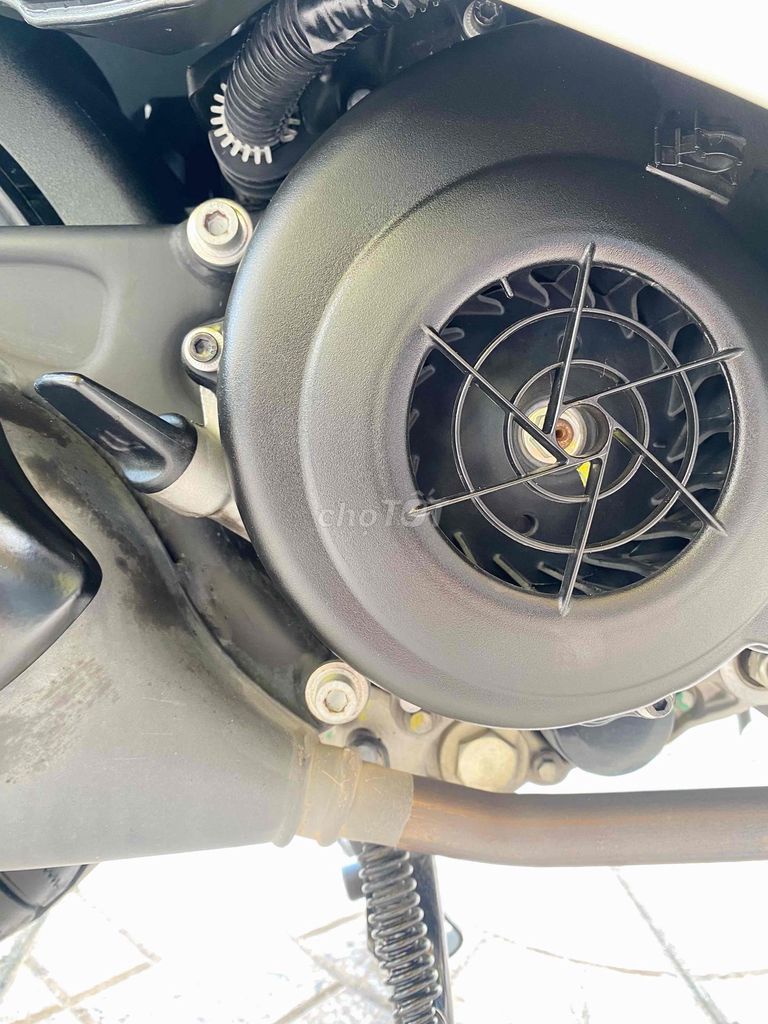 Piaggio Vespa ABS Carbon 2019 Đk 2020 siêu lướt✅. Mua bán Xe máy tại Quận Ninh Kiều Cần Thơ được đăng bởi Hiếu Xe máy Tân Liên Hưng 2 hình 18