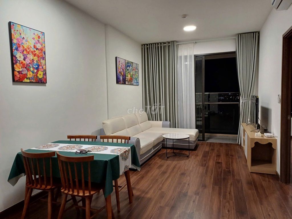 Квартира Vo Van Kiet в аренду в Бинь Тане - 78 м², 2 спальни, 2 туалета, роскошная мебель