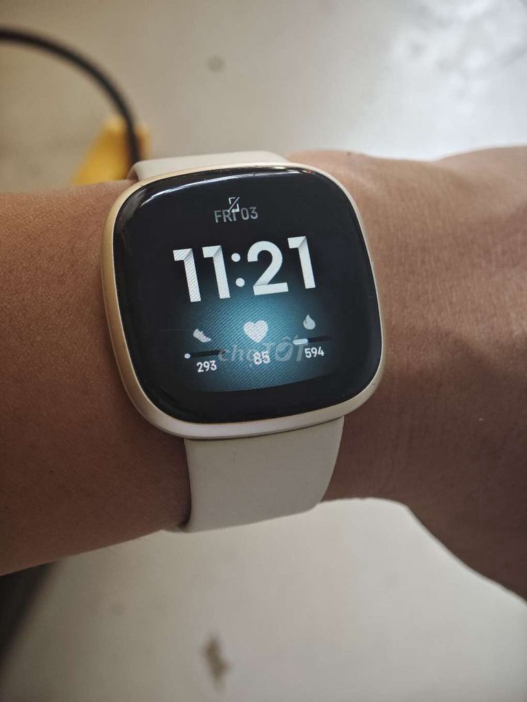 Fitbit Versa 3 hàng Mỹ, lên tay đẹp. Mua bán Thiết bị đeo thông minh tại Quận Tân Bình Tp Hồ Chí Minh được đăng bởi Vương hình 1