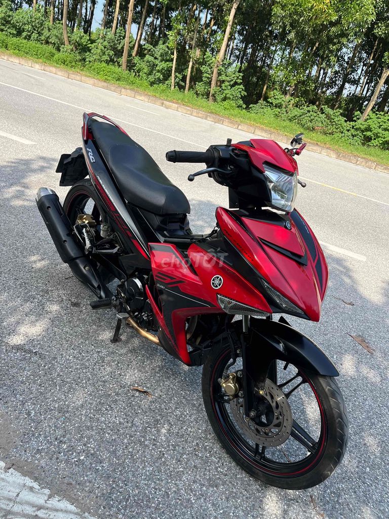 Yamaha Exciter 150 красно-черный, спортивный мотоцикл
