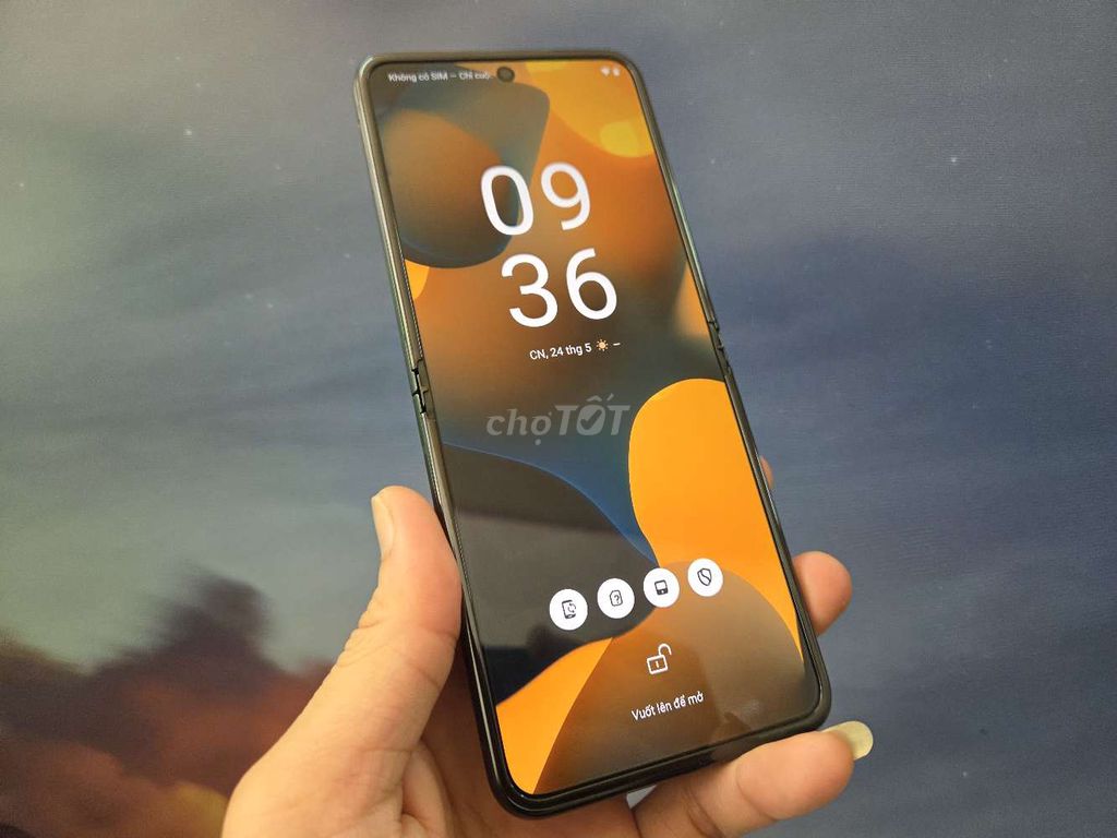 Motorola Razr 2023 2 Sim Ram 8/128Gb . Mua bán Điện thoại tại Quận 5 Tp Hồ Chí Minh được đăng bởi Androidgiare hình 1