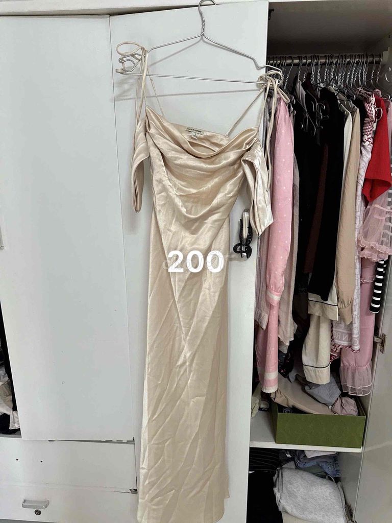 Đầm dạ hội Nữ Lụa Vàng kem. Mua bán Quần áo tại Huyện Cái Bè Tiền Giang được đăng bởi Nguyễn Thị K.Duyên hình 1