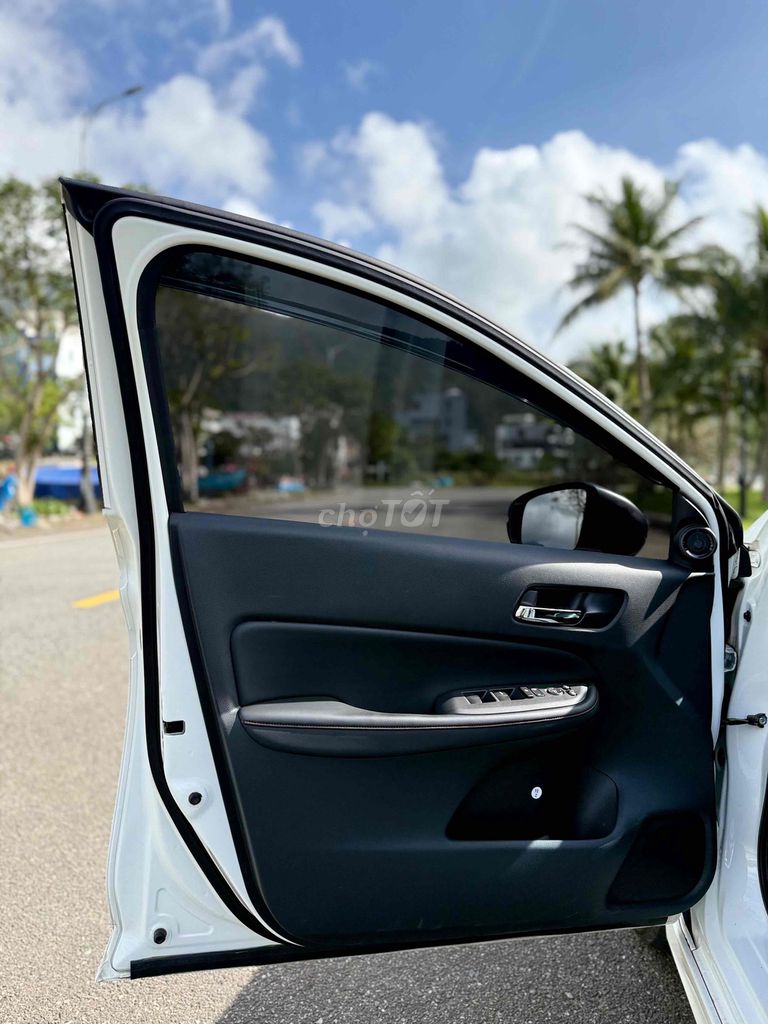Honda City 2025 RS 6.000 km. Mua bán Ô tô tại Quận Sơn Trà Đà Nẵng được đăng bởi Thành Đạt Auto hình 5