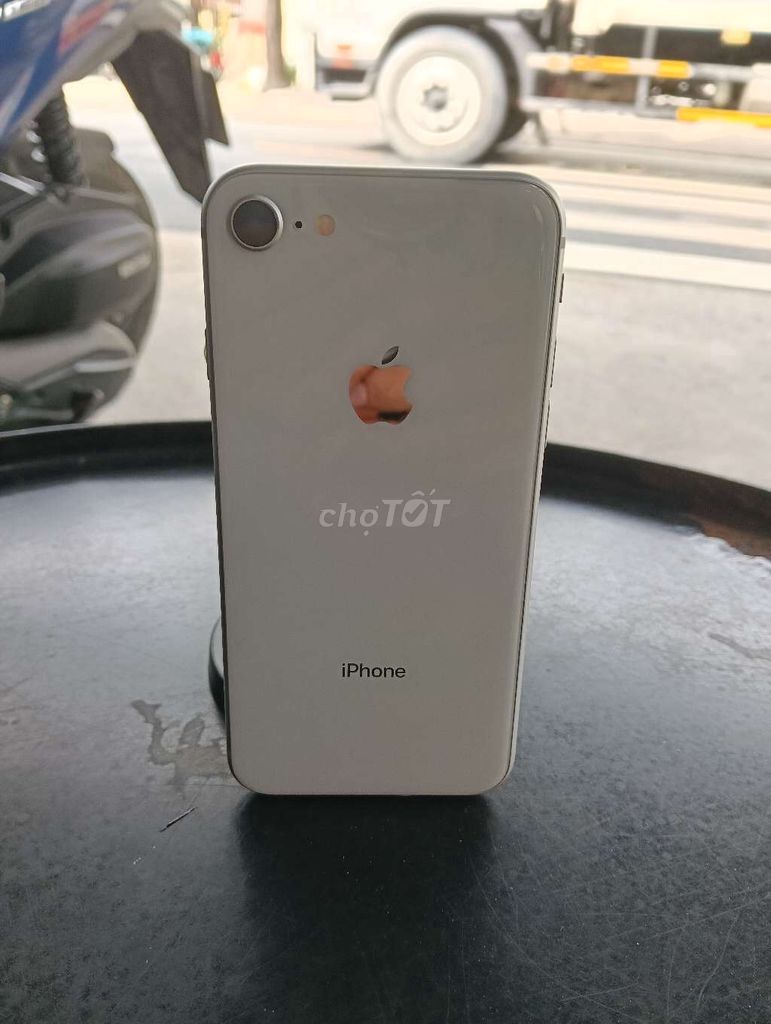 Apple iPhone 8 64GB Trắng Nguyên zin. Mua bán Điện thoại tại Huyện Hóc Môn Tp Hồ Chí Minh được đăng bởi Anh Ngọc Nè hình 1