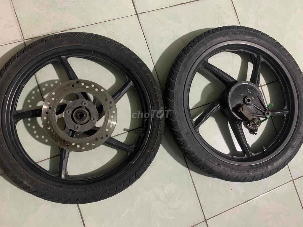 Mâm xe máy Honda RS Đen Hợp kim. Mua bán Phụ tùng xe tại Quận Bình Thuỷ Cần Thơ được đăng bởi Tâm hình 1