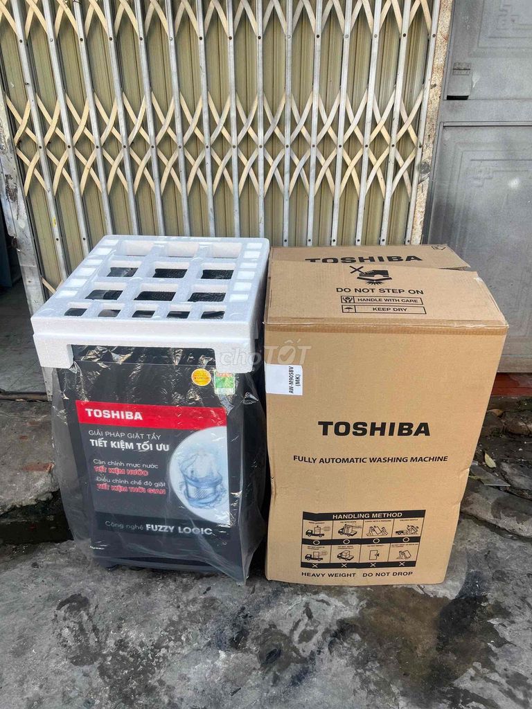 Máy giặt Toshiba 8kg Đen Mới 100%. Mua bán Máy giặt tại Quận Hoàng Mai Hà Nội được đăng bởi Phương Lan hình 1
