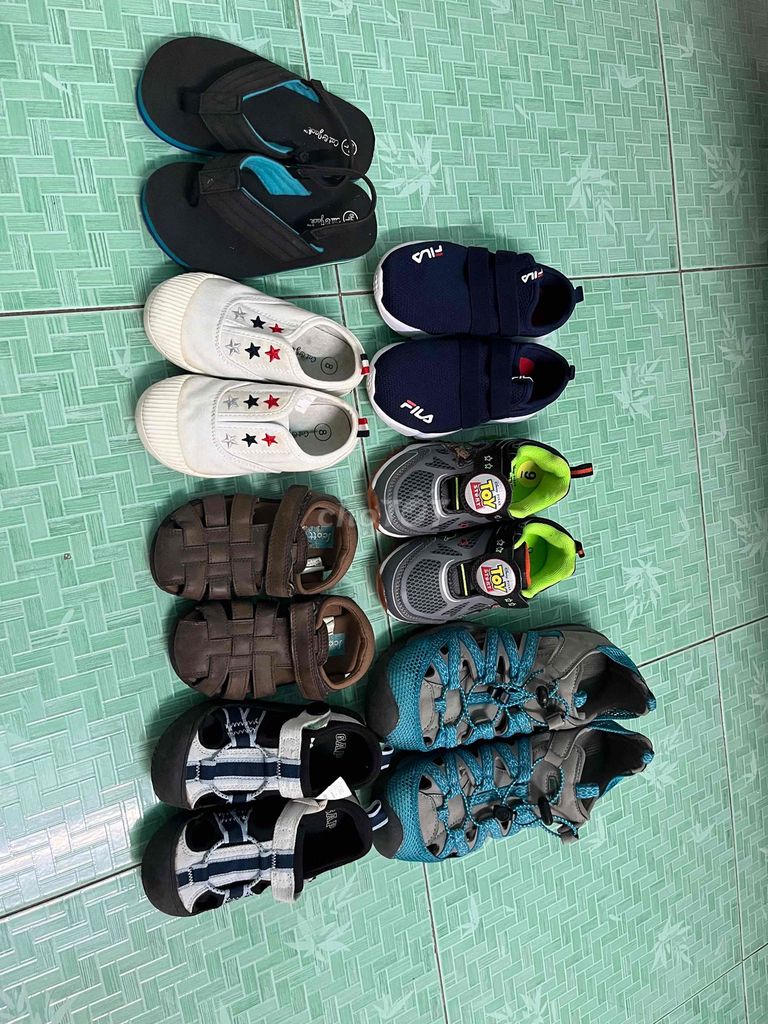 Giày trẻ em Unisex 2-3 tuổi Mới 100%. Mua bán Mẹ và bé tại Thị xã Phú Mỹ Bà Rịa - Vũng Tàu được đăng bởi pham hoang tuan hình 1