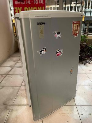 Cần thanh lý tủ lạnh sanyo 90L tủ khoẻ tiết kiệm