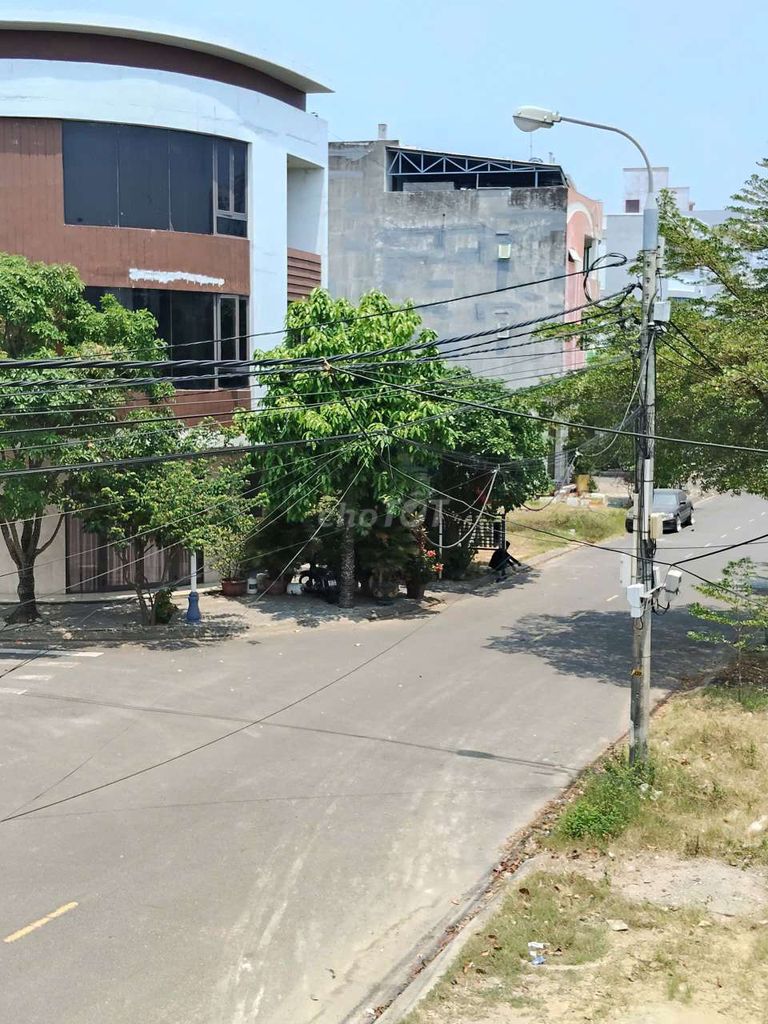 nhà MT đường 7m5 Hoàng bật đạt Hòa hải Fpt 5 căn hộ cho thuê chỉ 6ty1