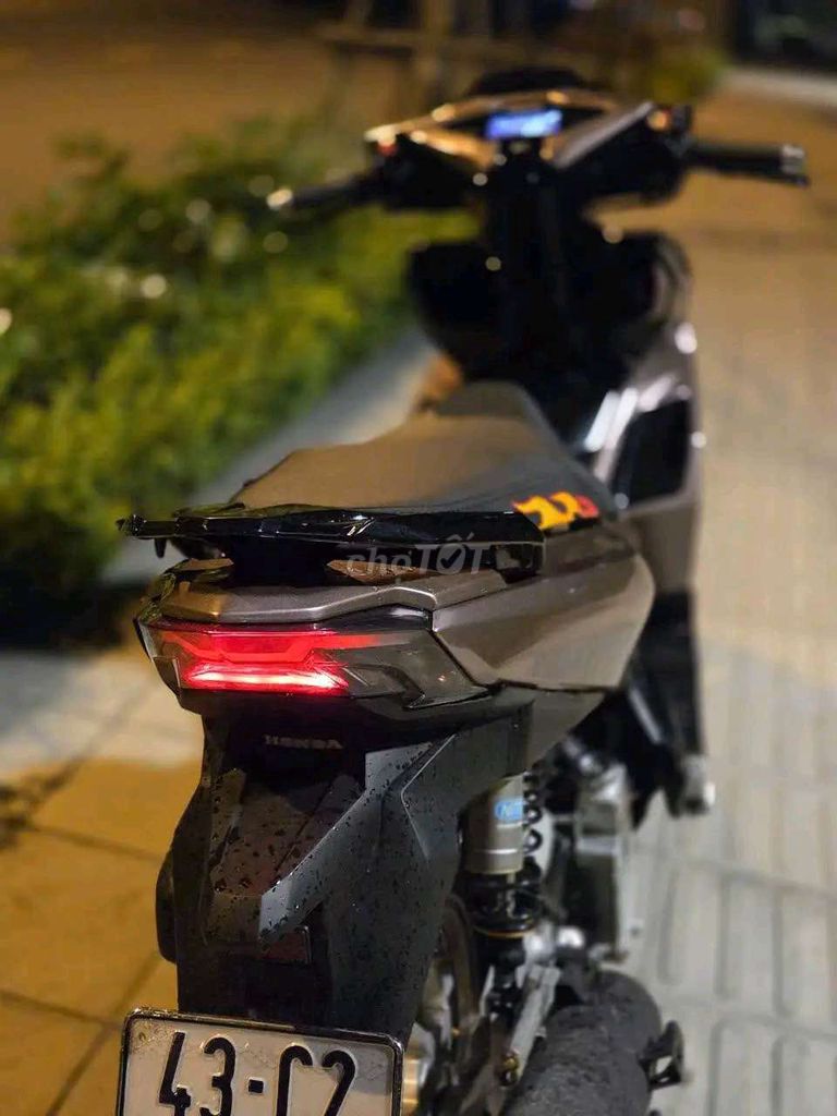 Honda Air Blade 150 ABS Nâu đen. Mua bán Xe máy tại Quận Sơn Trà Đà Nẵng được đăng bởi Huỳnh Bi hình 3