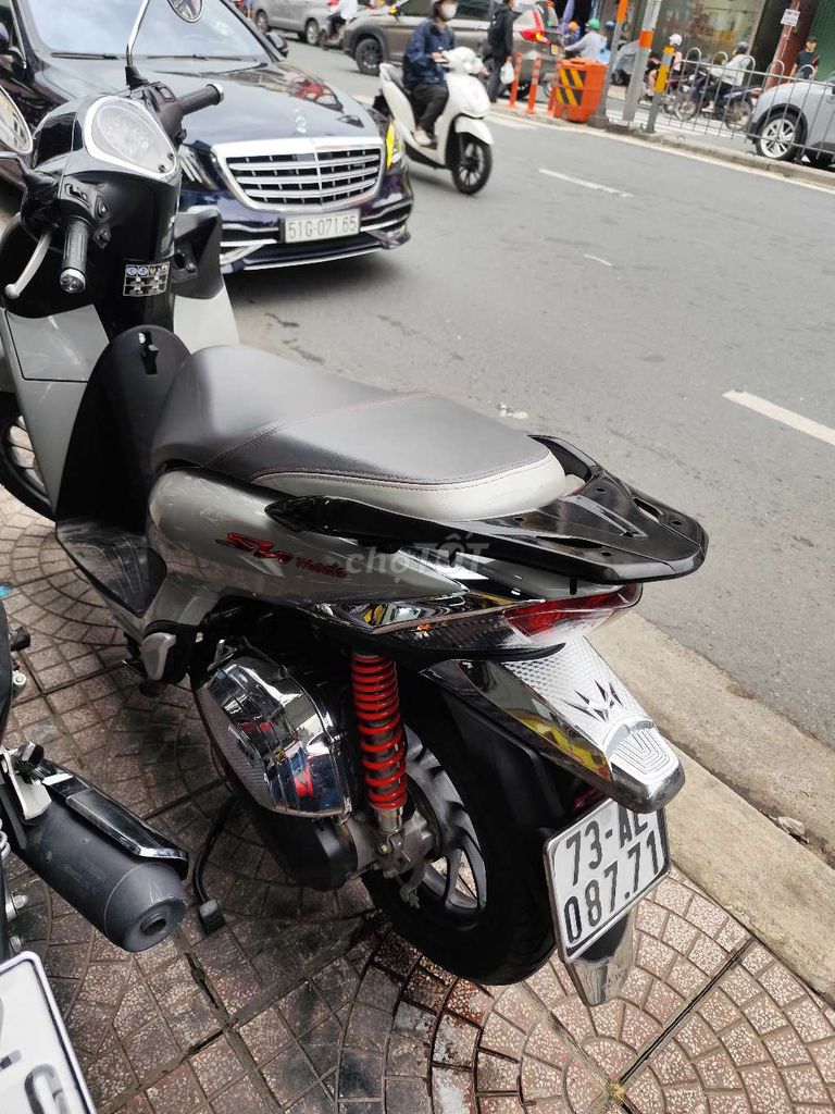 Xe đẹp cần bán gấp cho người cần nhé các bạn ơi. Mua bán Xe máy tại Quận Phú Nhuận Tp Hồ Chí Minh được đăng bởi Hiếu Nguyễn hình 2