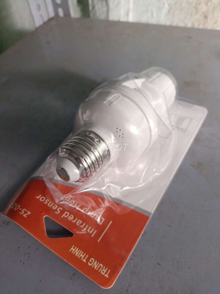 Đuôi đèn cảm ứng sáng khi có người đi qua. Mua bán Đèn tại Thành phố Thủ Đức Tp Hồ Chí Minh được đăng bởi Cũ Giá Rẻ hình 1