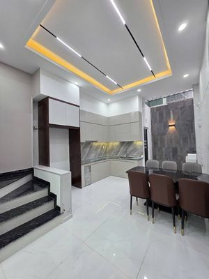 Bán nhà 1 trệt 2 lầu Hoàn Công Bình Chuẩn, Thuận An