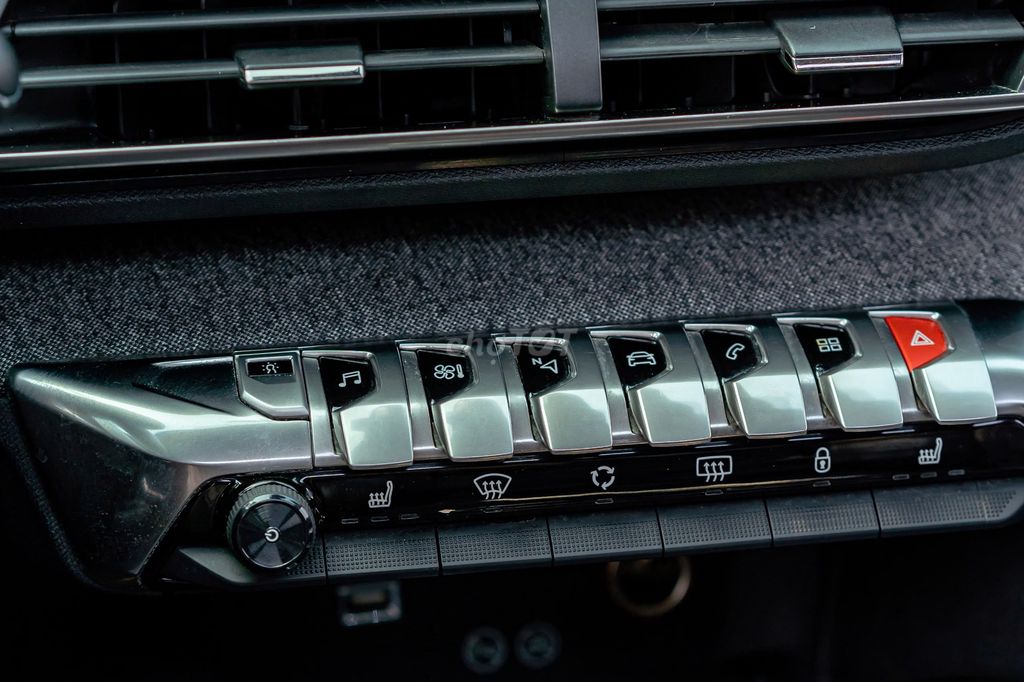 Peugeot 3008 Sản xuất: 2018. Mua bán Ô tô tại Quận Cầu Giấy Hà Nội được đăng bởi Quân Q Auto hình 17