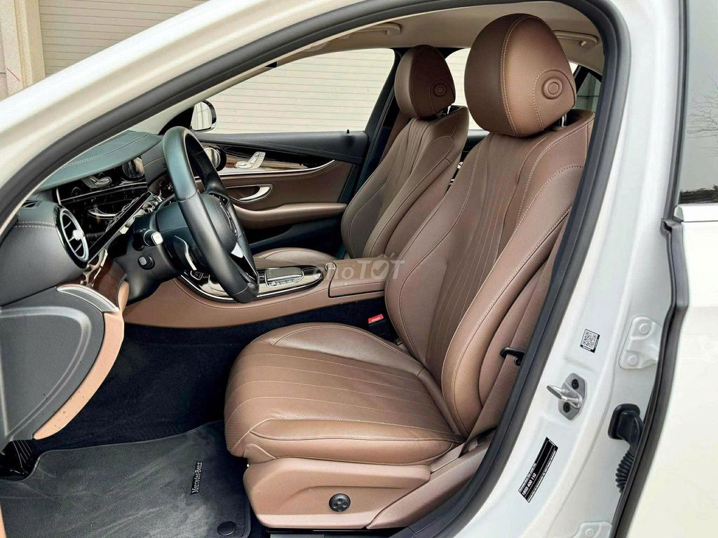Mercedes Benz 2022 E200 Exclusive - 30000 km. Mua bán Ô tô tại Quận Thanh Xuân Hà Nội được đăng bởi Nguyễn Tuấn Hoàng hình 8