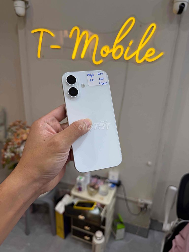 iPhone 16 128GB Trắng zin đẹp bản khay sim. Mua bán Điện thoại tại Quận Thanh Xuân Hà Nội được đăng bởi Ngô Tráng T Mobile hình 1