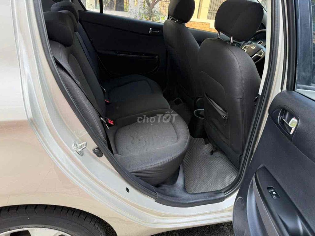 Hyundai i20 số tự động 2012. Mua bán Ô tô tại Huyện Bình Chánh Tp Hồ Chí Minh được đăng bởi Như Đạo hình 7