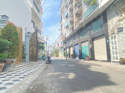 Townhouse 230 m² · 1 bed · Đường Lũy Bán Bích