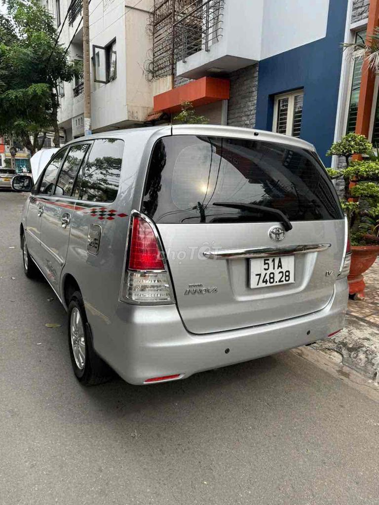 Toyota Innova v 2012 - số tự động chính chủ.