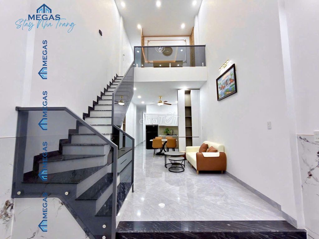 Аренда · 3 комн. · 200 м² · Thành phố Nha Trang, ул. Nguyễn Phi Khanh