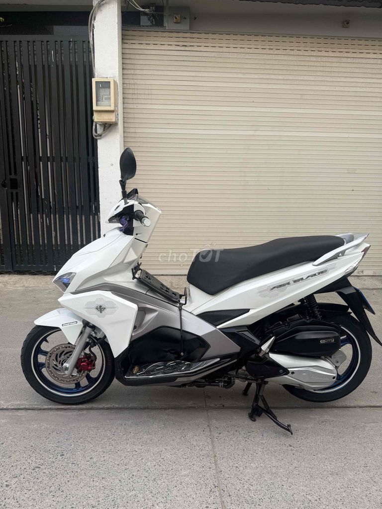 Ariblade 2017 chính chủ máy siêu chất bao zin đẹp. Mua bán Xe máy tại Quận 7 Tp Hồ Chí Minh được đăng bởi Gia Bảo  hình 5