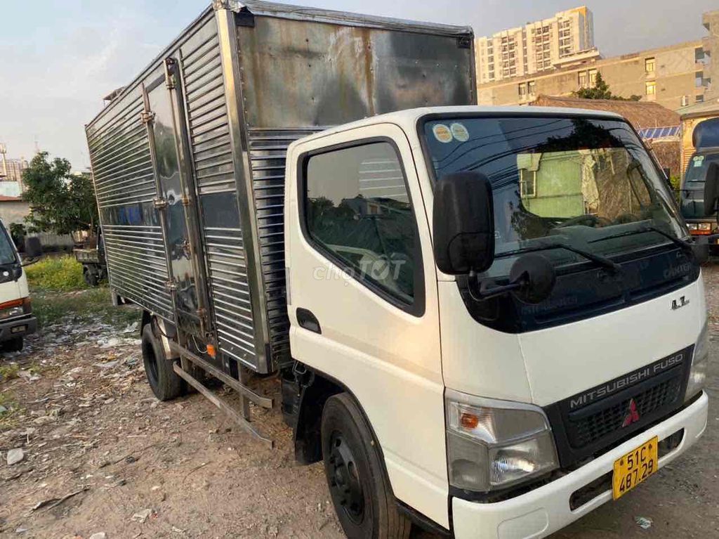 MlTSUBlSHl CANTER 2014 thùng kín dai 4m4 tải 1 t7. Mua bán Xe tải, xe ben tại Thành phố Thủ Đức Tp Hồ Chí Minh được đăng bởi tran Hong Thuy hình 3