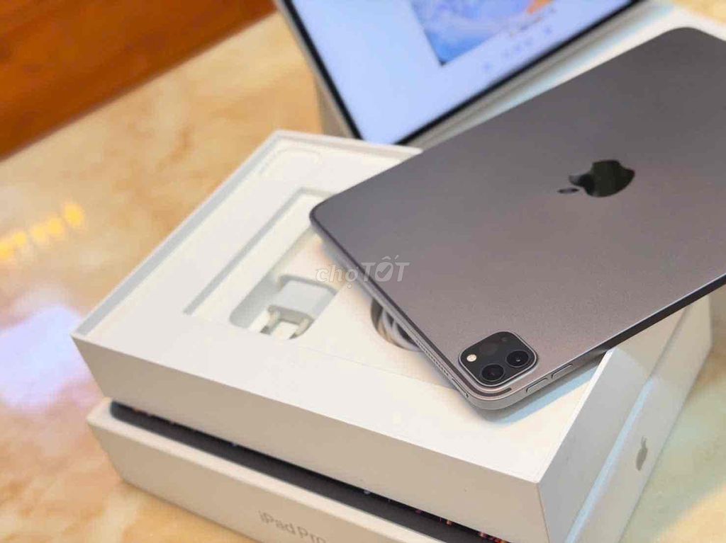 Apple iPad Pro 2020 11 inch Xám 256GB đẹp 99%. Mua bán Máy tính bảng tại Quận Ninh Kiều Cần Thơ được đăng bởi Quang Thanh Apple Store hình 1
