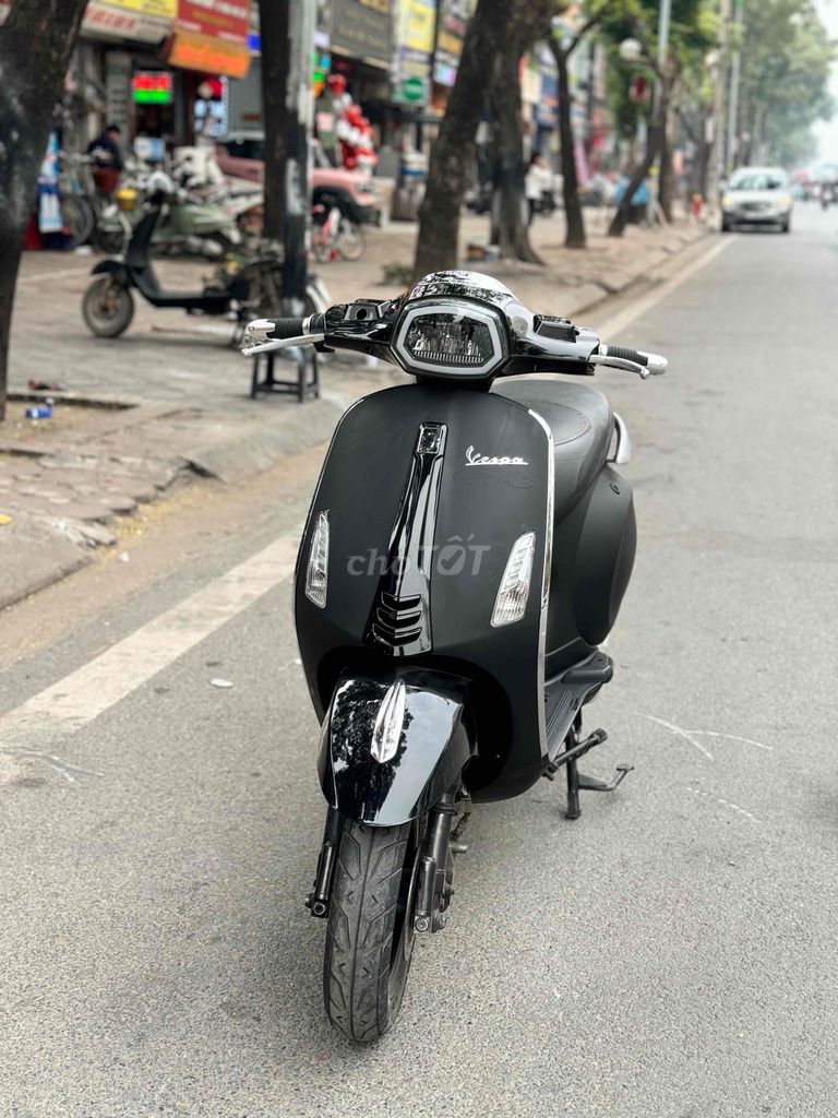 Xả giá sốc vespa đen nhám bình khoẻ, có ship