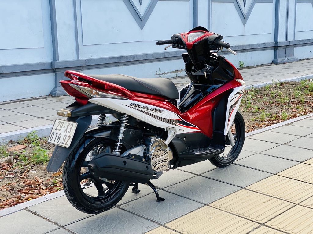 Honda Air Blade 110 Fi CHÍNH CHỦ BIỂN HÀ NỘI. Mua bán Xe máy tại Quận Cầu Giấy Hà Nội được đăng bởi Đỗ Mai hình 3