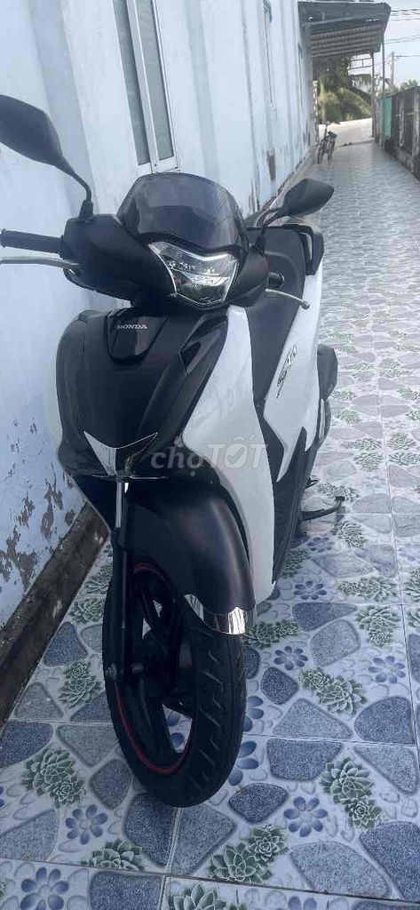 Honda SH Trắng đen ABS Mướt Đẹp. Mua bán Xe máy tại Huyện Thạnh Trị Sóc Trăng được đăng bởi Hà Minh Nguyệt hình 7