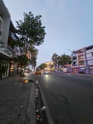 SIÊU PHẨM MẶT TIỀN TA QUANG BUU - ĐƯỜNG LỚN 2 CHIỀU 24M, VỈA HÈ 3M. Mua bán nhà ở tại Quận 8 Tp Hồ Chí Minh được đăng bởi Lục Trung