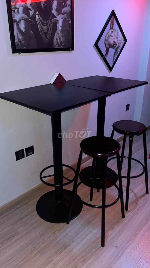 Bàn bar & ghế Đen Đã qua sử dụng. Mua bán Bàn ghế tại Quận 1 Tp Hồ Chí Minh được đăng bởi Kim Ngân hình 1