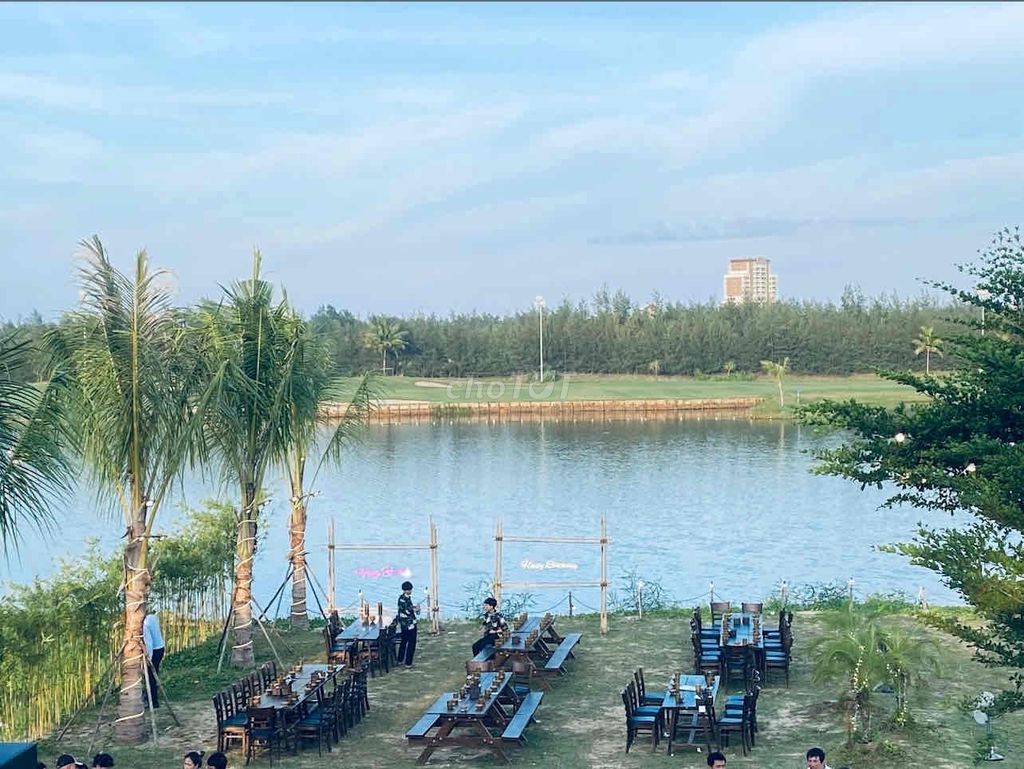 Cho thuê mặt bằng kinh doanh view sông và sân golf siêu đẹp.