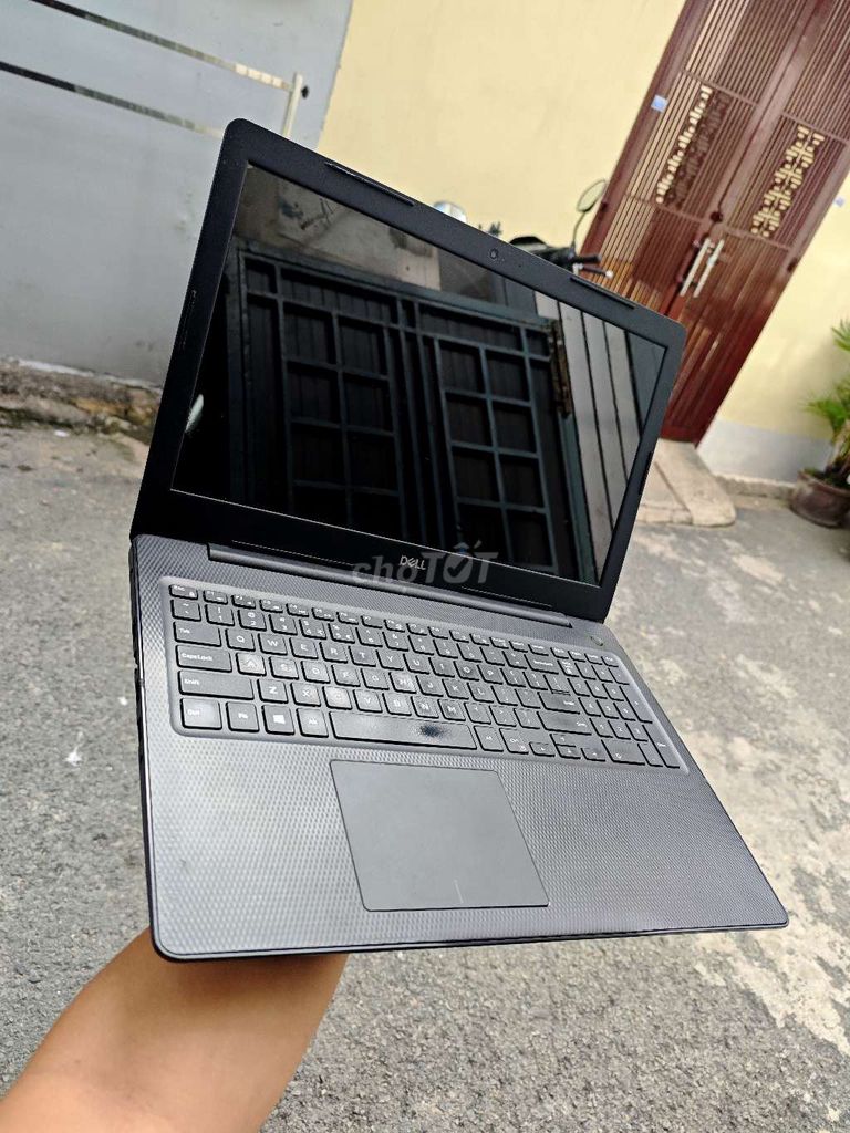 Dell Inspiron N3580 i5-8265U 15.6 inch 8GB/128GB. Mua bán Laptop tại Quận Gò Vấp Tp Hồ Chí Minh được đăng bởi Quân hình 1