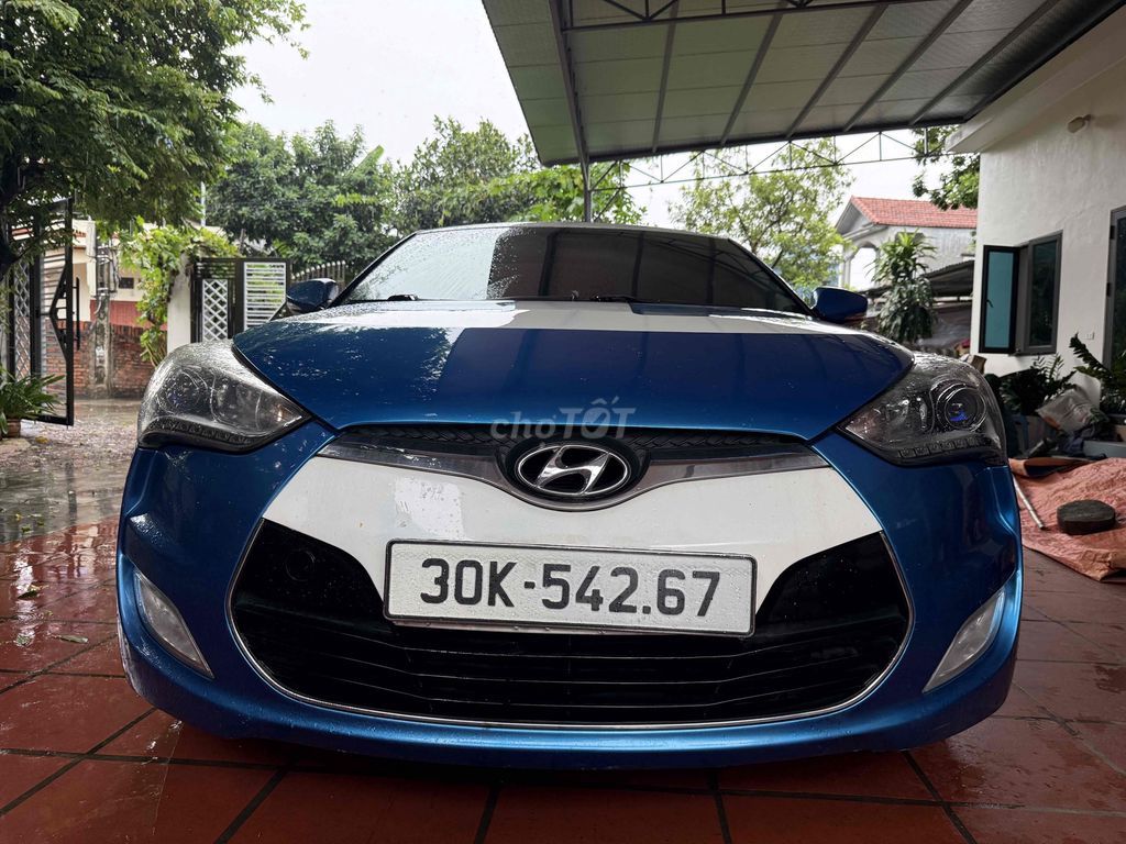 Hyundai Veloster 1.6L синий, белый