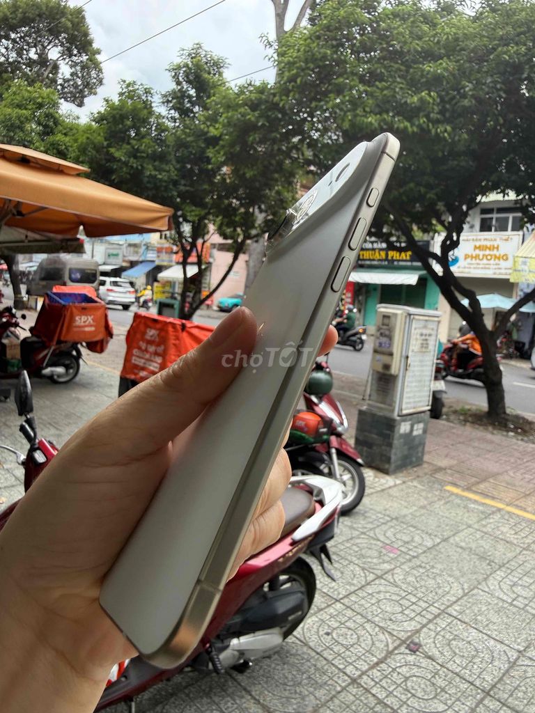 Apple iPhone Air 256GB Vàng 91%. Mua bán Điện thoại tại Quận 5 Tp Hồ Chí Minh được đăng bởi Thế Giới Táo hình 1