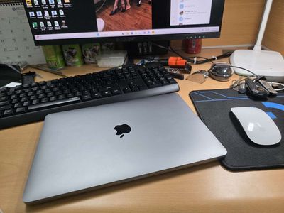Apple MacBook Pro M2 8GB/256GB Xám