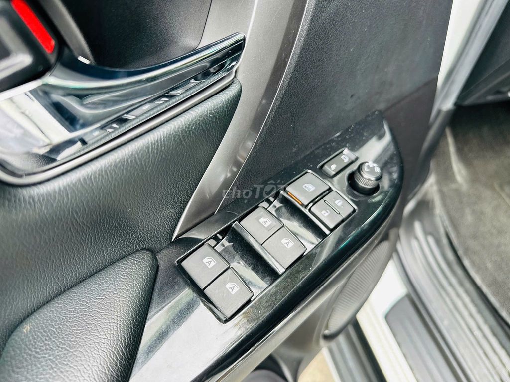 Toyota Fortuner Dầu 2.4 4x2 AT 2022 - 68000 km. Mua bán Ô tô tại Thành phố Dĩ An Bình Dương được đăng bởi Siêu Thị Ô Tô Bình Dương  hình 9