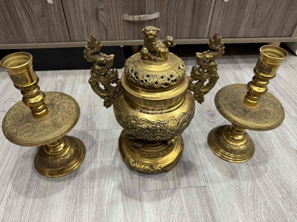 Bộ đồ thờ cúng Đồng Cổ điển Vàng đồng. Mua bán Đồ sưu tầm, đồ cổ tại Quận Thanh Xuân Hà Nội được đăng bởi David hình 1