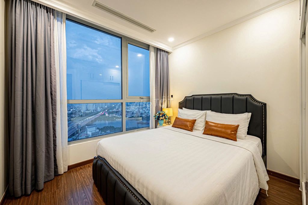 BÁN CĂN HỘ 2PN NỘI THẤT CAO CẤP, VIEW ĐẸP CỦA DỰ ÁN, VINHOMES