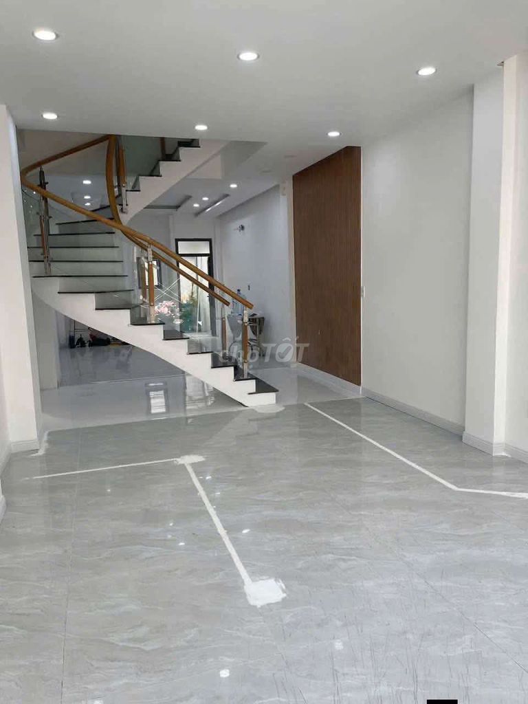 Rent · 4 bd · 68 м² · Quận Tân Phú, ул. Nguyễn Văn Yến