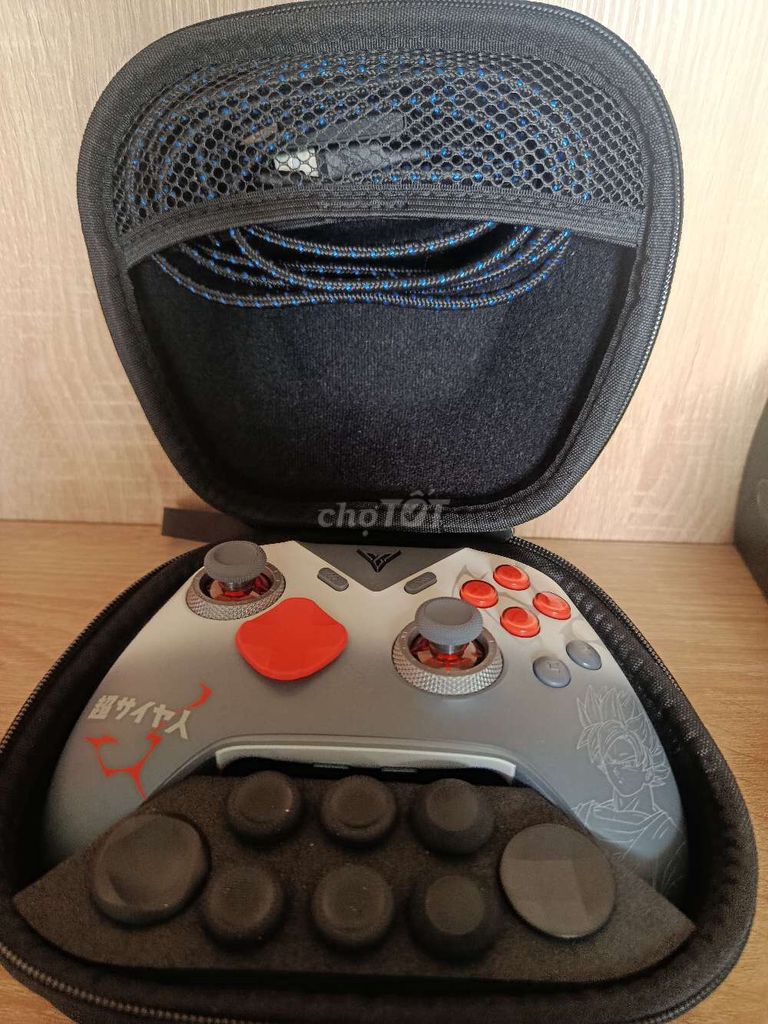 Tay cầm chơi game Flydigi Vader 5 Pro Goku. Mua bán Thiết bị chơi game tại Quận Ninh Kiều Cần Thơ được đăng bởi PT Game Store hình 1